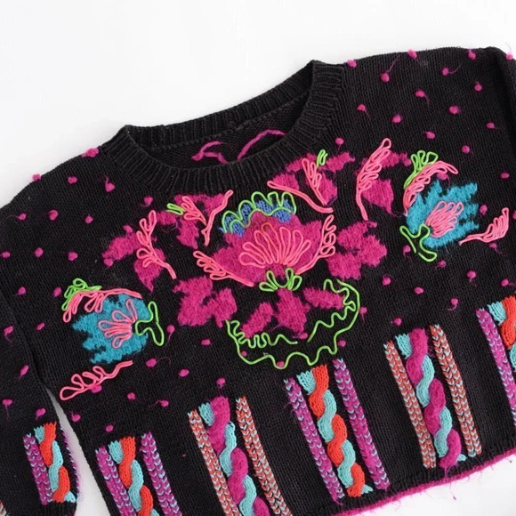 Vintage Black Knit with Neon Floral Yarn Design Crewneck Crop Sweater M - Picture 10 of 13